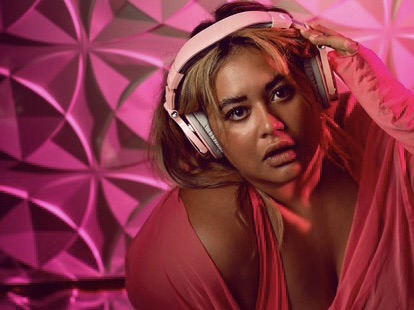 DJ Foxxi: The Rising Star Redefining the Art of&nbsp;Music